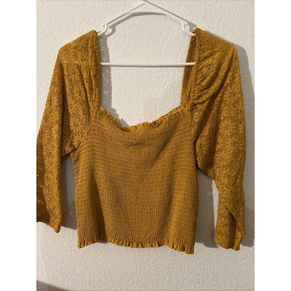 Women Large Top Mustard Color Nwot